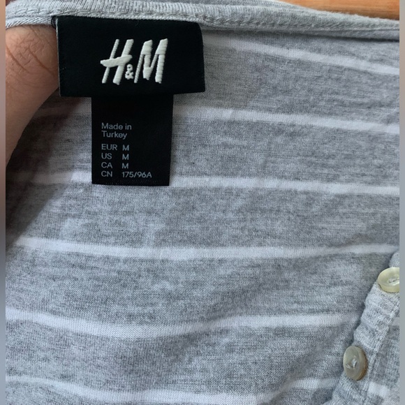 H&M || Grey&white striped Long fit shirt - Picture 3 of 4